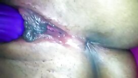 私の妻はいつものように私の前でヨガをして ...