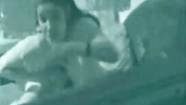 私の母は一人で落ちるでしょう。 女性 h ...