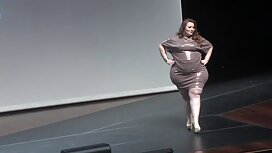 新しい隣人は非常に淫らな叔母が私に尋ねた ...