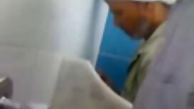 非常に筋肉の成熟したいくつかのdildo ...